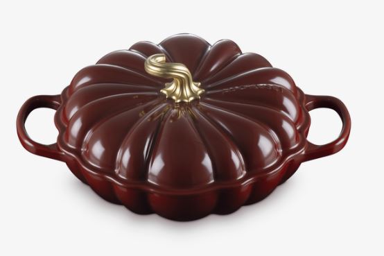 LE CREUSET FAITOUT CITROUILLE SIGNATURE  28CM GARNET POIGNEE DOREE